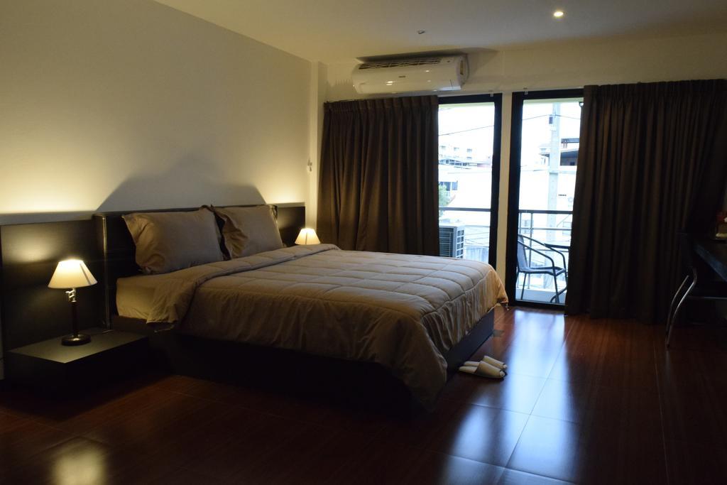 Hideaway Guest House And Bar Pattaya Exterior photo